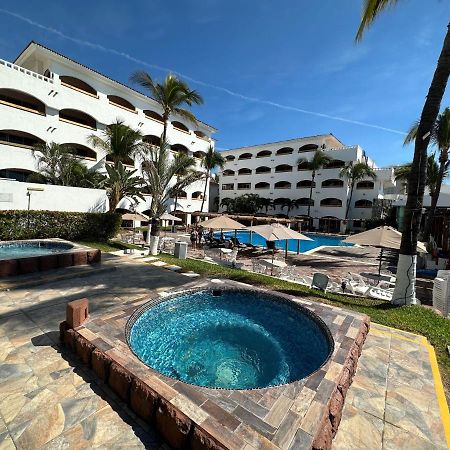 Hotel Quijote Inn Mazatlan Exterior photo