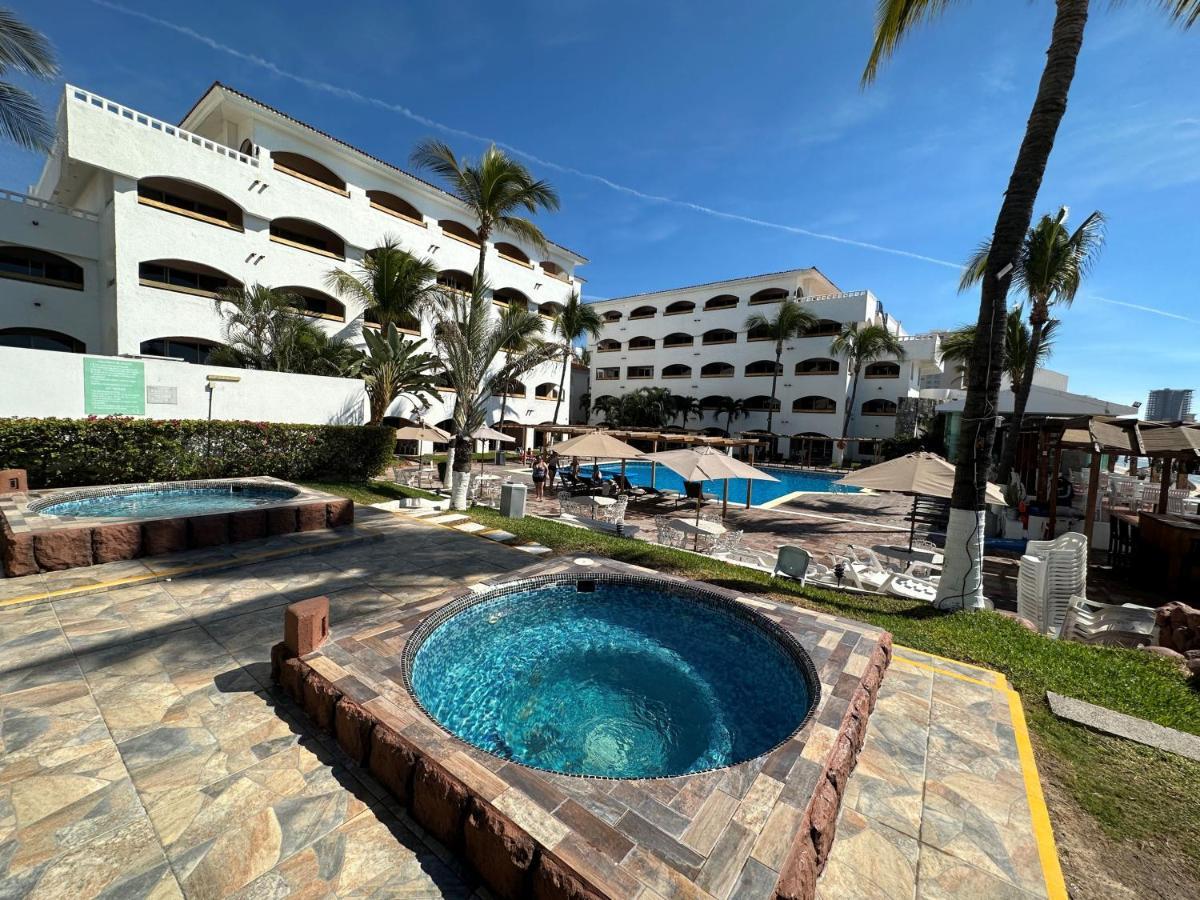 Hotel Quijote Inn Mazatlan Exterior photo