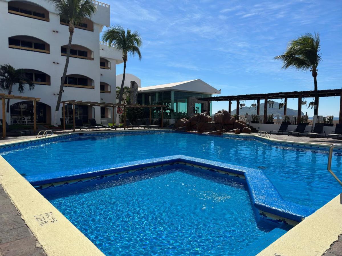 Hotel Quijote Inn Mazatlan Exterior photo