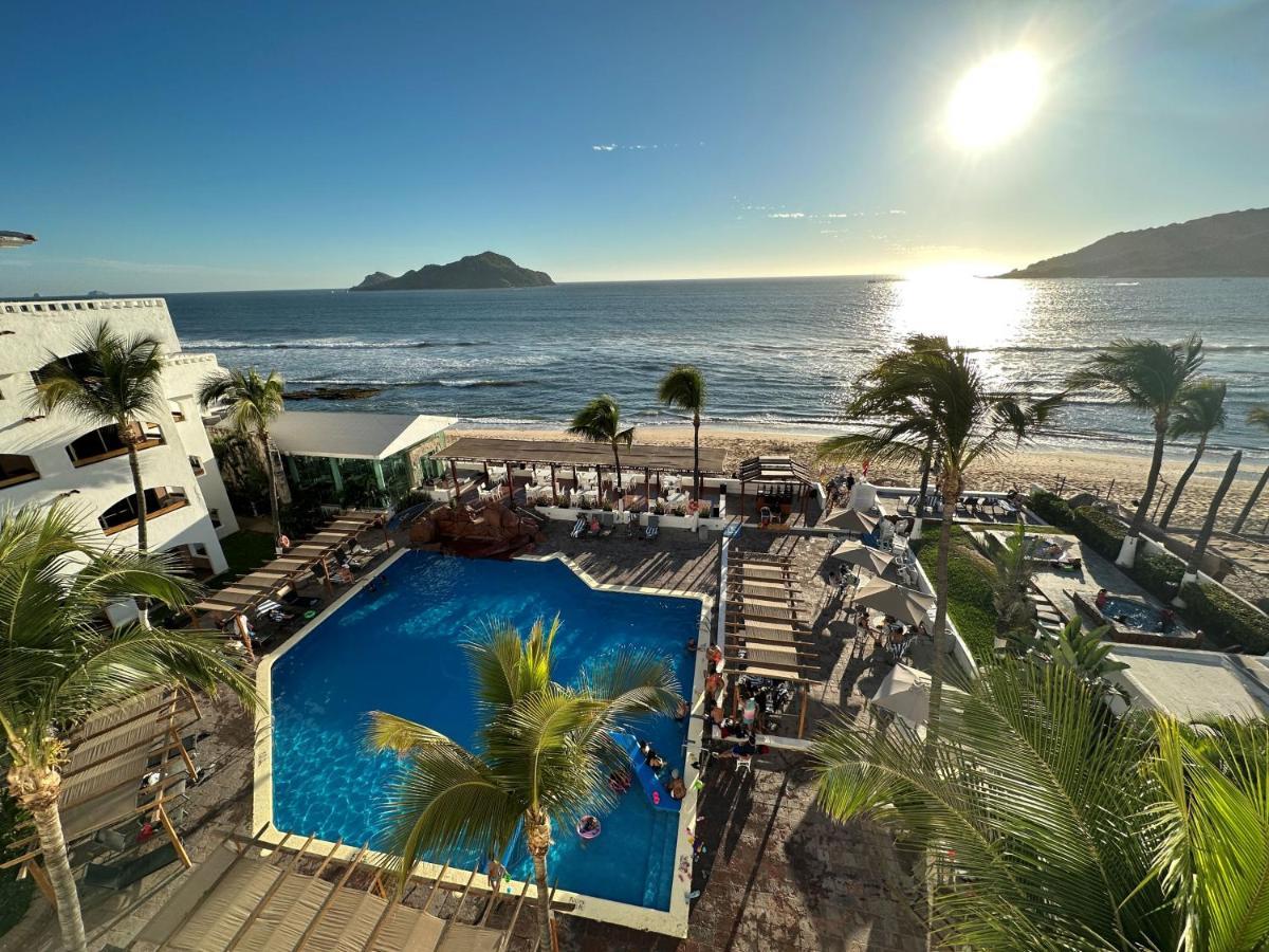 Hotel Quijote Inn Mazatlan Exterior photo