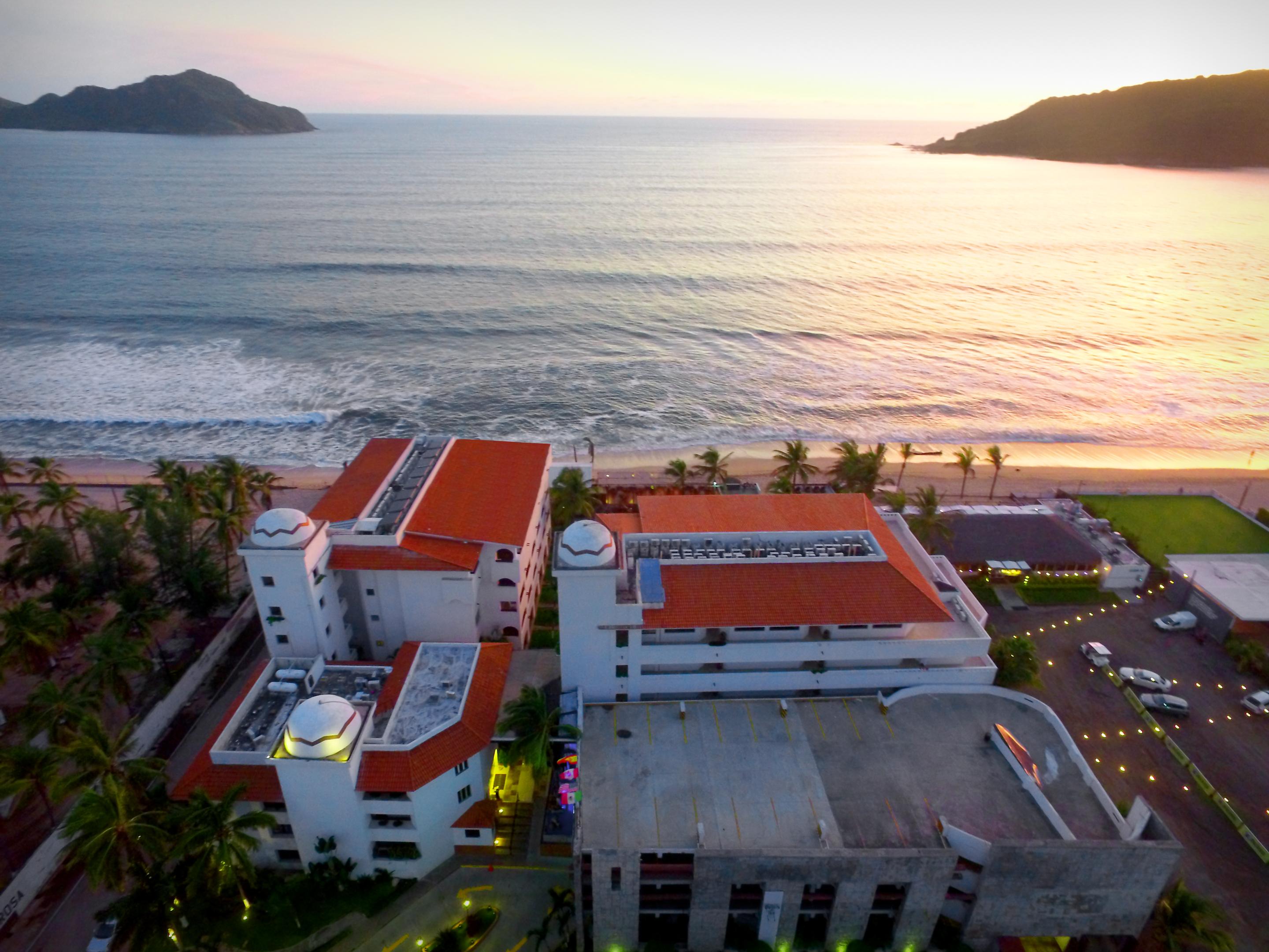 Hotel Quijote Inn Mazatlan Exterior photo